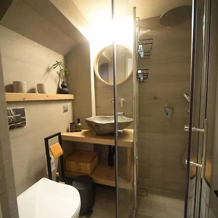 To Stenaki * Κάλυμνος