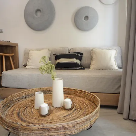 To Stenaki Lejlighed *